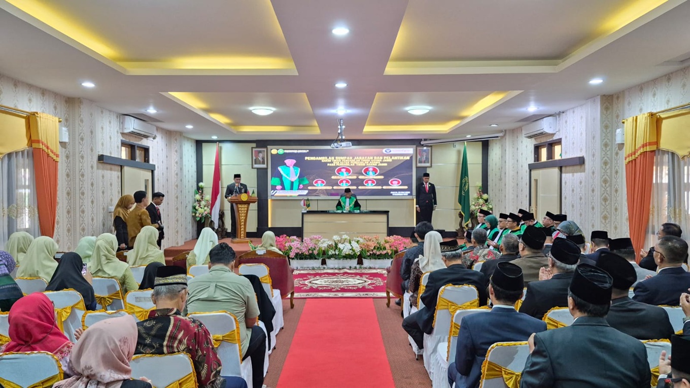 PTA Jambi Selenggarakan Pengambilan Sumpah Jabatan dan Pelantikan Hakim Tinggi dan Ketua Pengadilan Agama di Wilayah Pengadilan Tinggi Agama Jambi