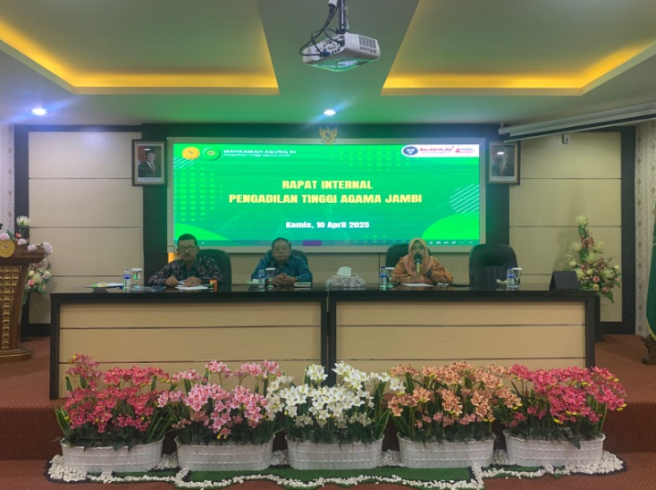 Awali Aktifitas Kantor Setelah Libur Lebaran, PTA JAMBI Selenggarakan Rapat Internal.