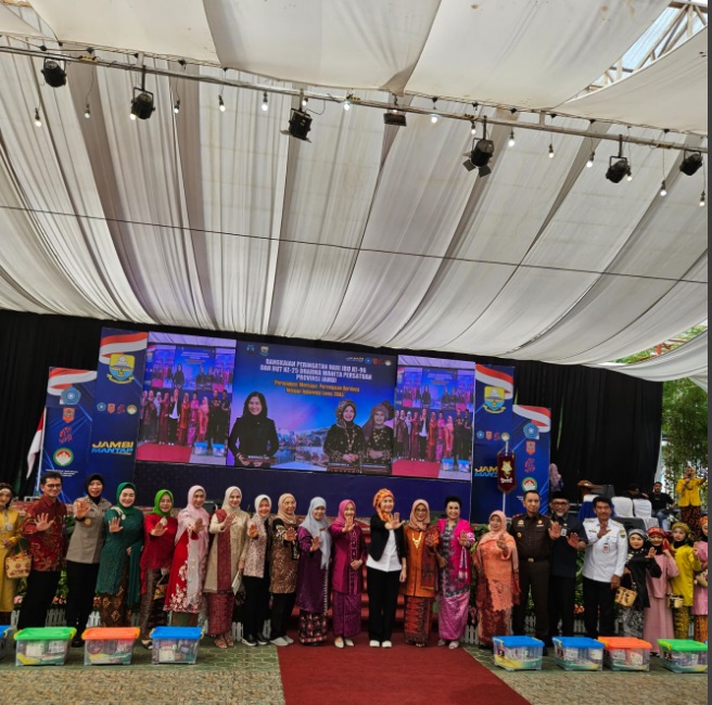 Wakil Ketua PTA Jambi Menghadiri Undangan Peringatan Hari Ibu ke 96 dan HUT DWP ke-25 Provinsi Jambi